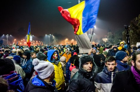 Martea Neagra - Protest impotriva OUG privind abuzul in serviciu - Piata Victoriei