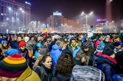 Martea Neagra - Protest impotriva OUG privind abuzul in serviciu - Piata Victoriei