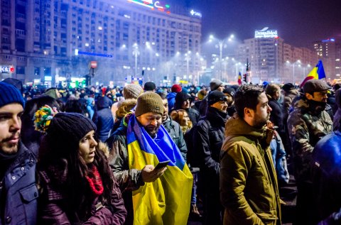 Martea Neagra - Protest impotriva OUG privind abuzul in serviciu - Piata Victoriei