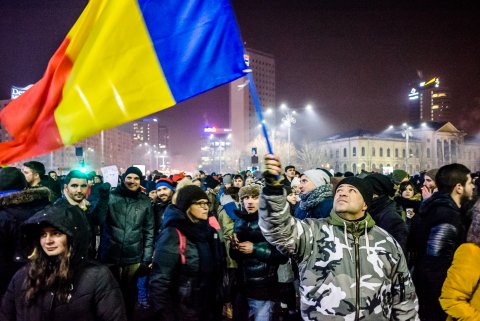 Martea Neagra - Protest impotriva OUG privind abuzul in serviciu - Piata Victoriei