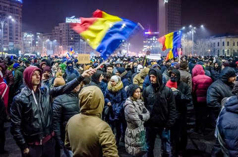 Martea Neagra - Protest impotriva OUG privind abuzul in serviciu - Piata Victoriei