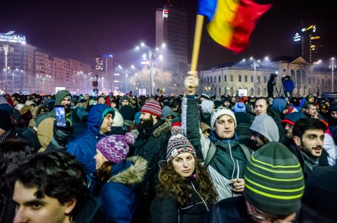 Martea Neagra - Protest impotriva OUG privind abuzul in serviciu - Piata Victoriei