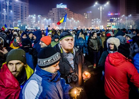 Martea Neagra - Protest impotriva OUG privind abuzul in serviciu - Piata Victoriei