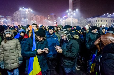 Martea Neagra - Protest impotriva OUG privind abuzul in serviciu - Piata Victoriei