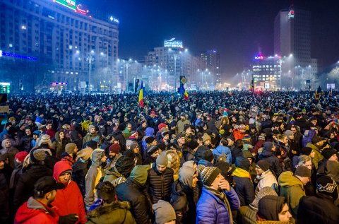 Martea Neagra - Protest impotriva OUG privind abuzul in serviciu - Piata Victoriei