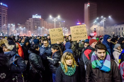 Martea Neagra - Protest impotriva OUG privind abuzul in serviciu - Piata Victoriei