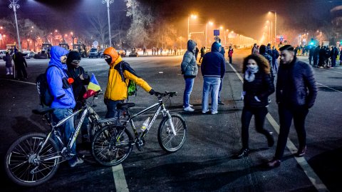 Martea Neagra - Protest impotriva OUG privind abuzul in serviciu - Piata Victoriei