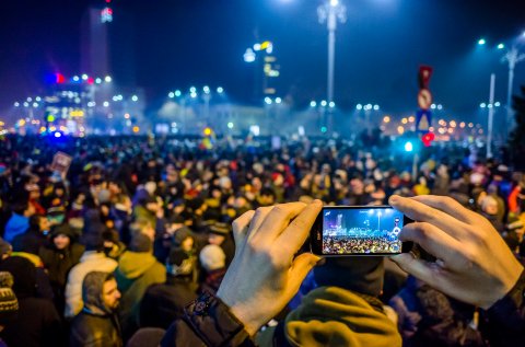 Martea Neagra - Protest impotriva OUG privind abuzul in serviciu - Piata Victoriei