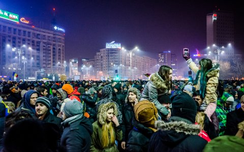 Martea Neagra - Protest impotriva OUG privind abuzul in serviciu - Piata Victoriei