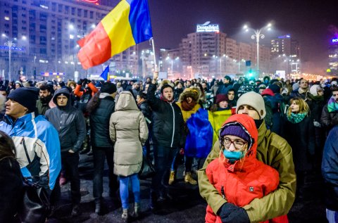 Martea Neagra - Protest impotriva OUG privind abuzul in serviciu - Piata Victoriei