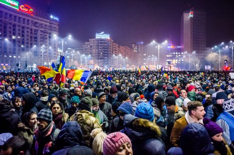 Martea Neagra - Protest impotriva OUG privind abuzul in serviciu - Piata Victoriei