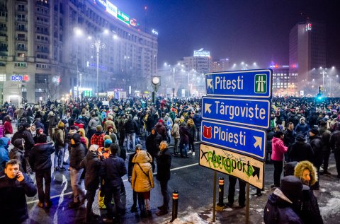 Martea Neagra - Protest impotriva OUG privind abuzul in serviciu - Piata Victoriei