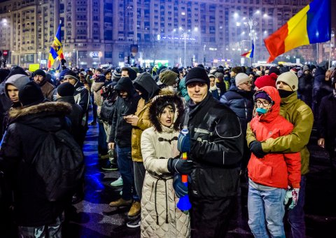 Martea Neagra - Protest impotriva OUG privind abuzul in serviciu - Piata Victoriei