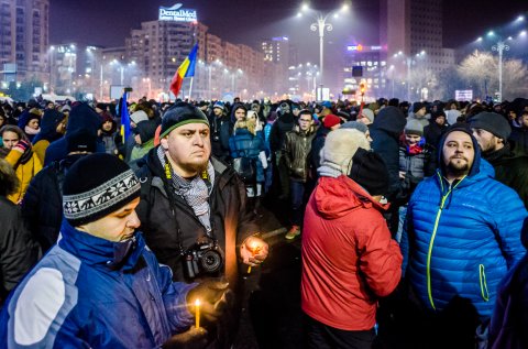 Martea Neagra - Protest impotriva OUG privind abuzul in serviciu - Piata Victoriei