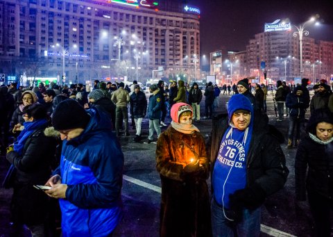 Martea Neagra - Protest impotriva OUG privind abuzul in serviciu - Piata Victoriei