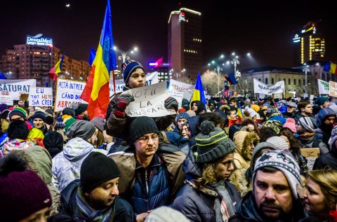 Protest impotriva coruptiei - Piata Victoriei