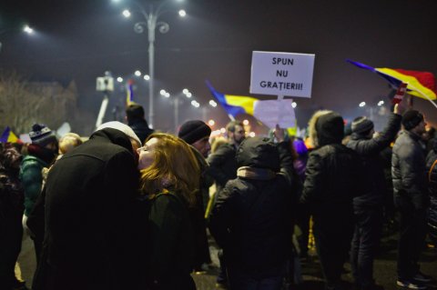 Continua protestele anti-coruptie in Bucuresti