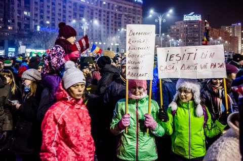 Protest anticoruptie - Piata Victoriei