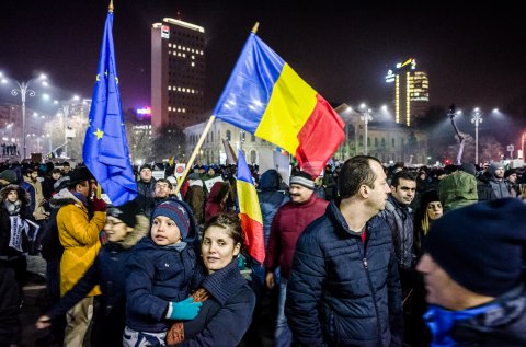 Protest anticoruptie - Piata Victoriei