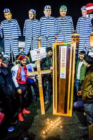 Protest anticoruptie - Piata Victoriei