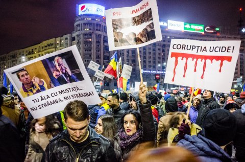 Protest anticoruptie - Piata Victoriei