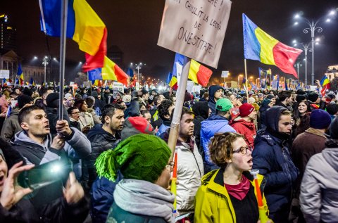 Protest anticoruptie - Piata Victoriei