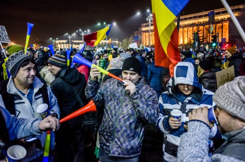 Protest anticoruptie - Piata Victoriei