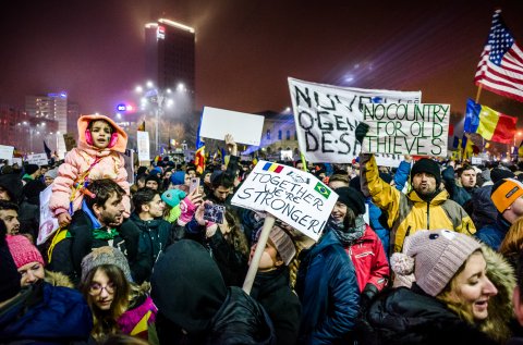 Protest anticoruptie - Piata Victoriei