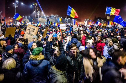 Protest anticoruptie - Piata Victoriei