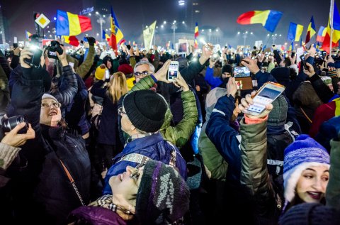 Ploaie de stele - Protest anticoruptie - Piata Victoriei