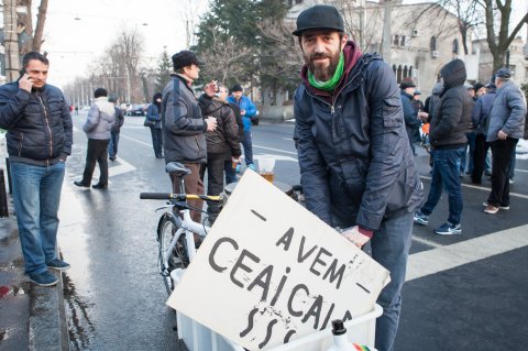 Protest Cotroceni - Ceai cald