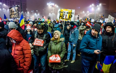 Protest anticoruptie - Piata Victoriei