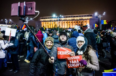 Protest anticoruptie - Piata Victoriei