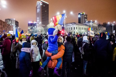 Protest anticoruptie - Piata Victoriei