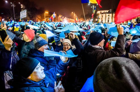 Tricolorul - Protest anticoruptie - Piata Victoriei