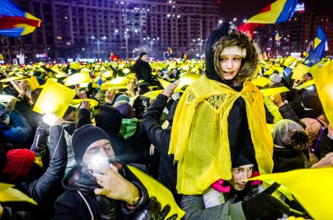 Tricolorul - Protest anticoruptie - Piata Victoriei