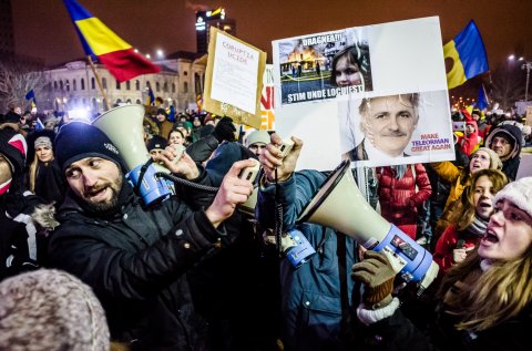 Protest anticoruptie - Piata Victoriei