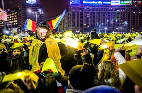 Tricolorul - Protest anticoruptie - Piata Victoriei