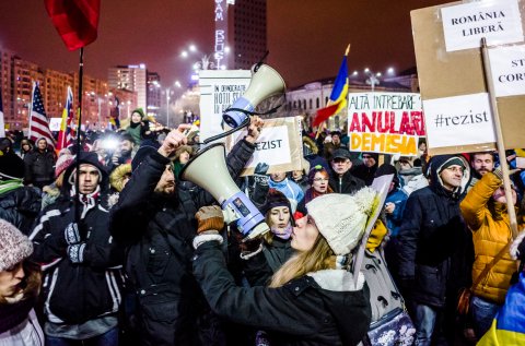 Protest anticoruptie - Piata Victoriei