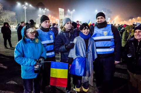 Fotografie de grup - Protest anticoruptie - Piata Victoriei