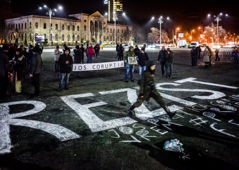 #rezist - Protest anticoruptie - Piata Victoriei