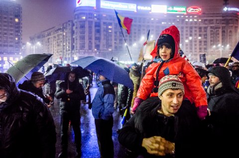 Protest anticoruptie - Piata Victoriei