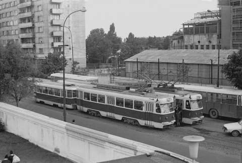 Statia de tramvai Gara Basarab-vedere de pe pasarela Basarab 03.05.1975