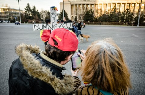 Protest anticoruptie - Piata Victoriei