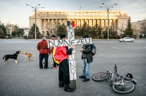 Protest anticoruptie - Piata Victoriei