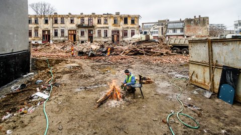 Uscarea manusilor - Demolare - Calea Serban Voda 111