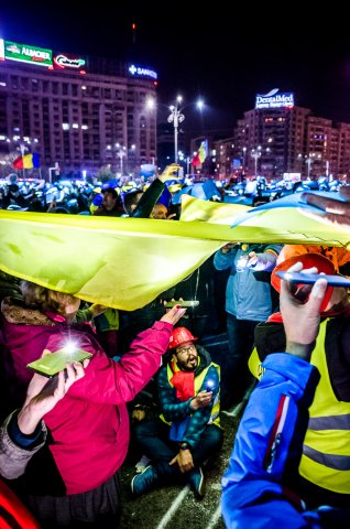 Sub o stea - Protest anticoruptie - Piata Victoriei