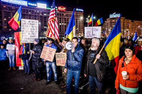 Protest anticoruptie - Piata Victoriei