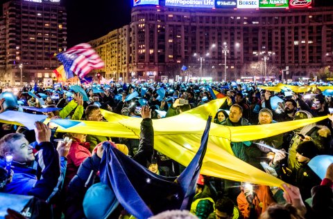 Stea - Protest anticoruptie - Piata Victoriei