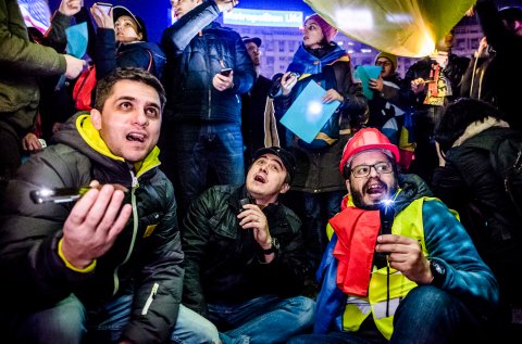 Sub o stea - Protest anticoruptie - Piata Victoriei